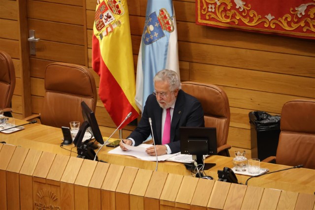 Minuto de silencio e declaración institucional no Parlamento en solidariedade cos efectos da Dana